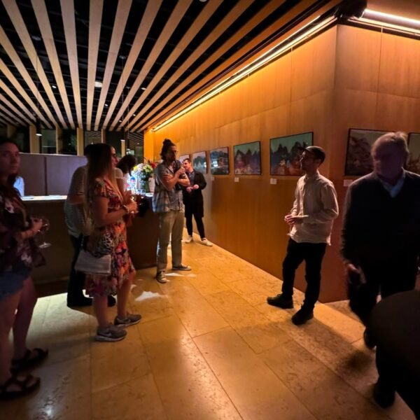 SONEK_Recuerdos-de-Asturias_ambiente-pasillo-vernissage_Hotel-Ocean-Drive-Madrid_2024