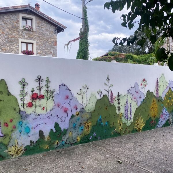 El mural visto en diagonal desde un extremo, a lo largo del pasillo