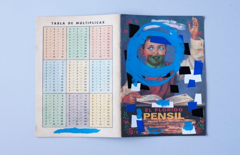 Contracubierta con la tabla de multiplicar y cubierta de El Florido Pensil intervenida con un círculo azul y recortes de papel, sobre fondo azul