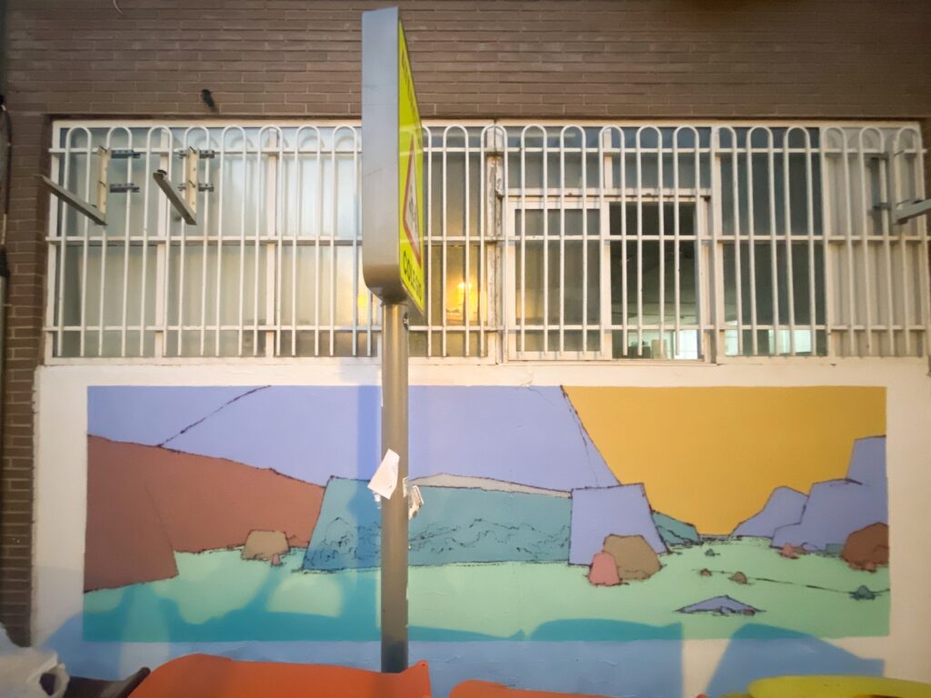 Al alba de frente, con los colores puestos y el dibujo todavía sin terminar.